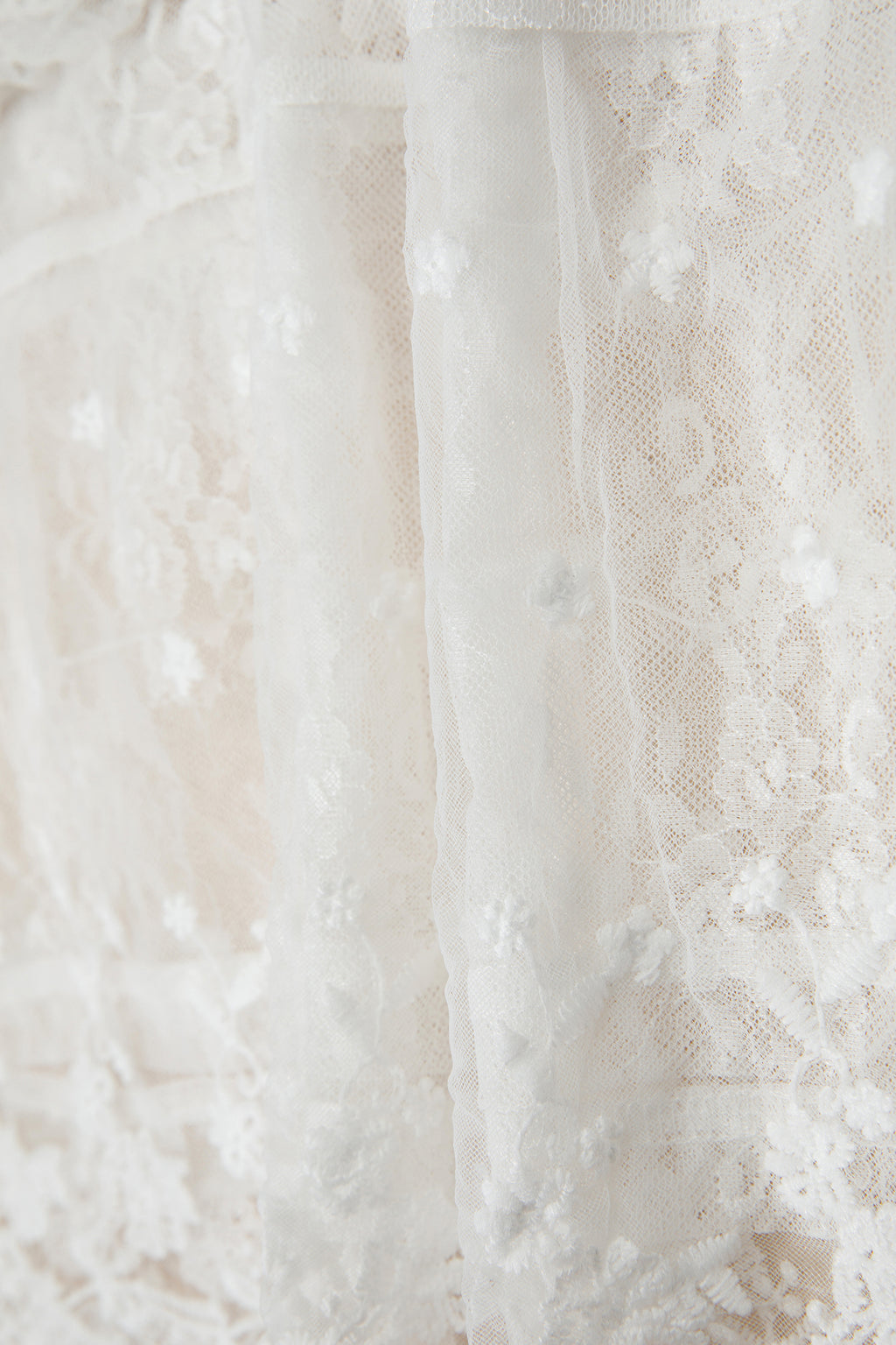 White 2pcs Sheer Floral Lace Ruffle Tiered Patchwork Blouse