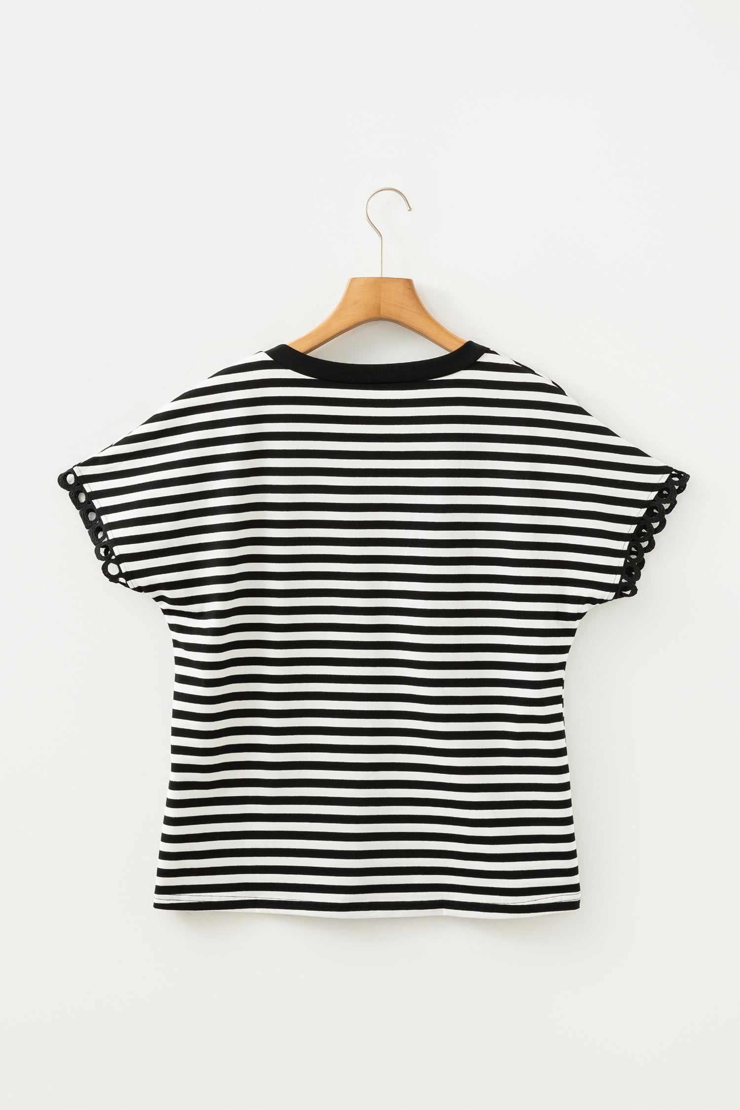 Black Striped Print V Neck Delicate Trim Casual Tee