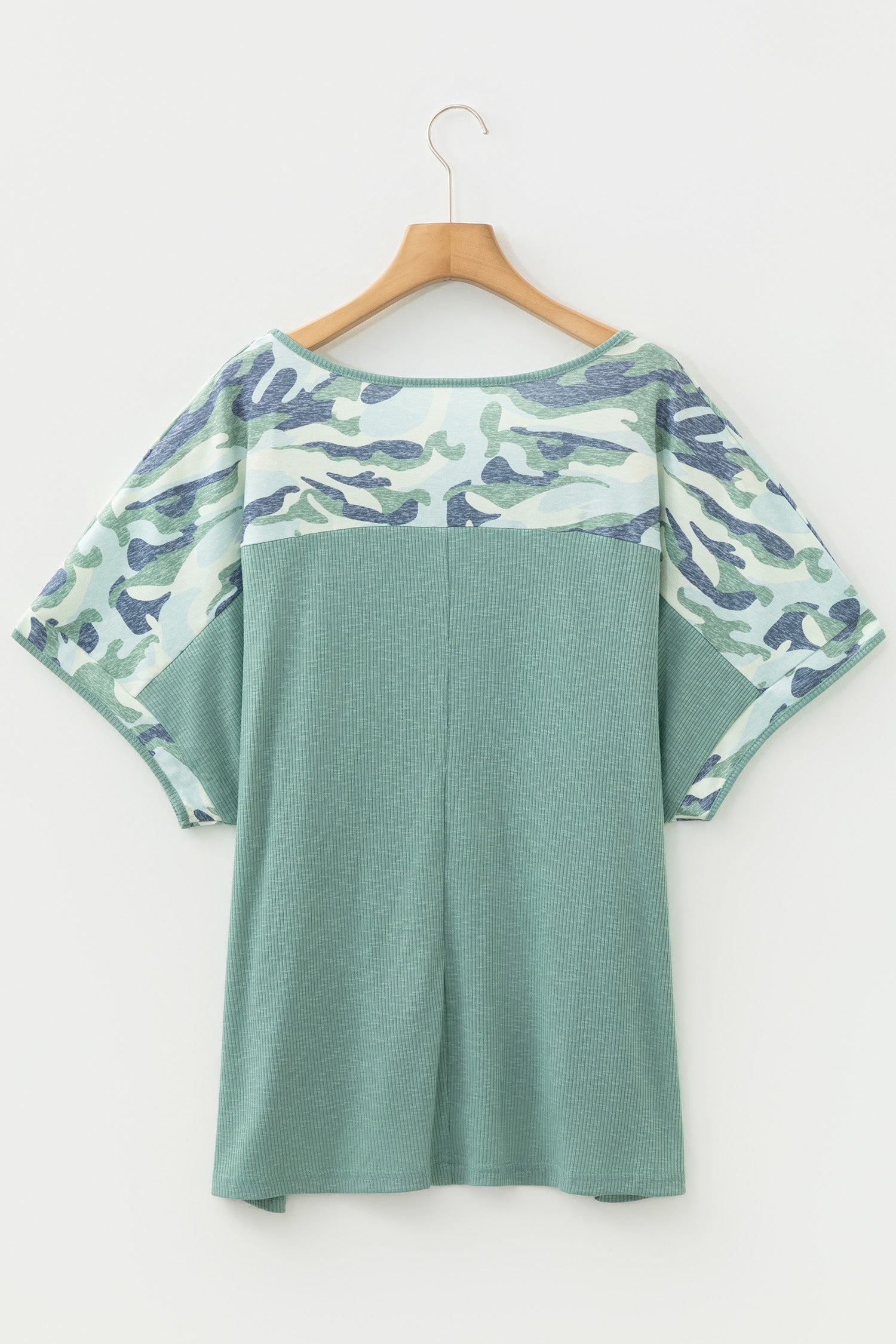 Mist Green Ribbed Camouflage Patchwork Plus Size V Neck Tee