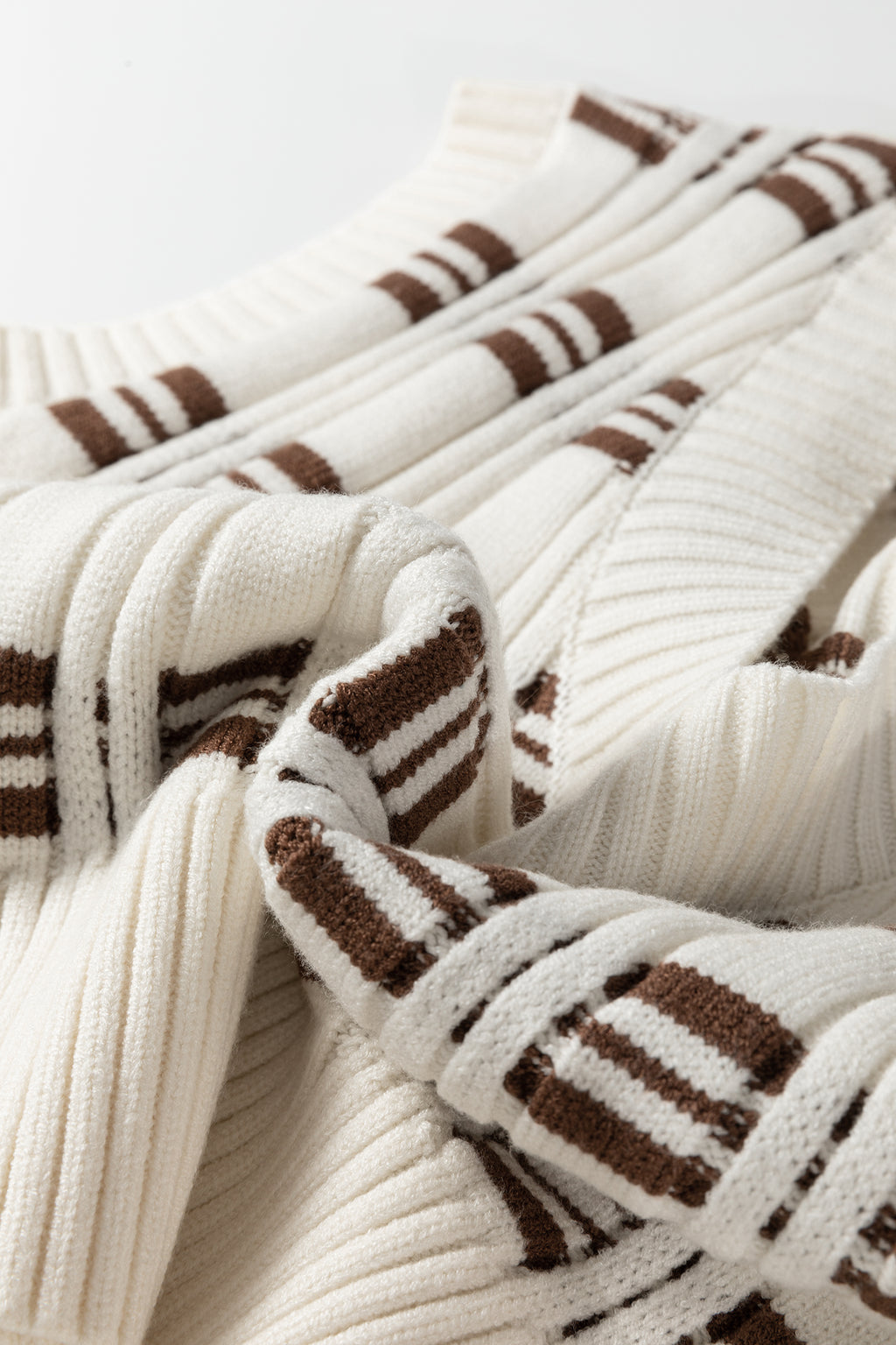 White Contrast Geometric Textured Knit V Neck Cropped Sweater Vest