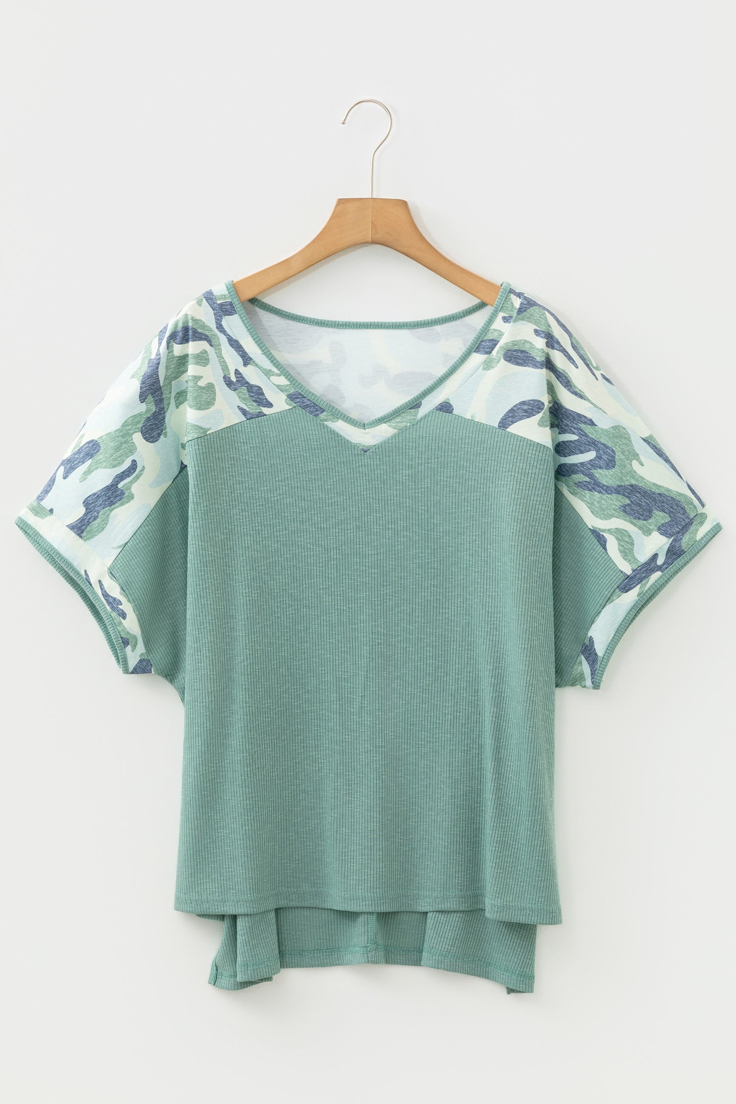 Mist Green Ribbed Camouflage Patchwork Plus Size V Neck Tee