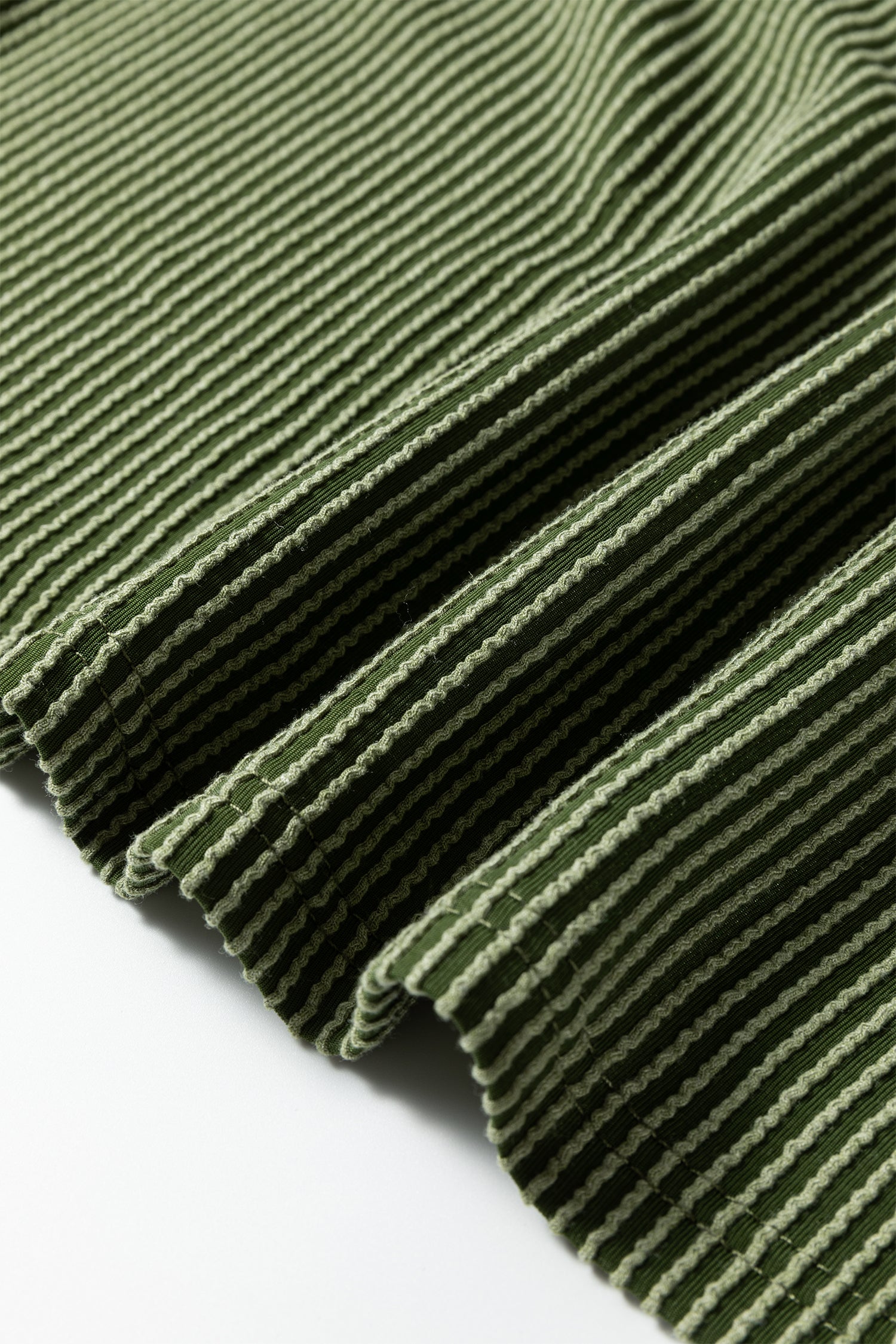 Vineyard Green Plus Size Contrast Frilled Neckline Ruffled Short Sleeve Ribbed Textured Blouse